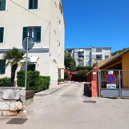 Maria Apartman *
